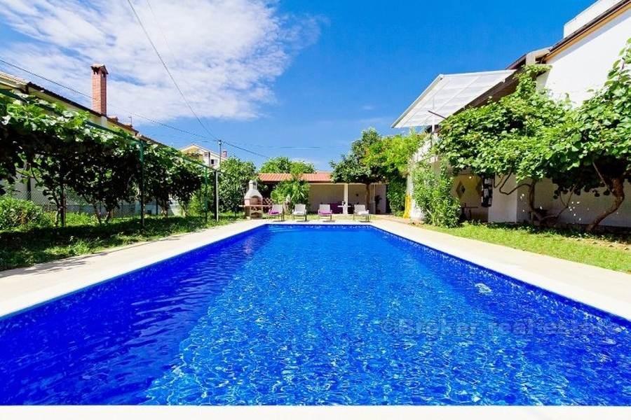 Samostojeća vila, na prodaju