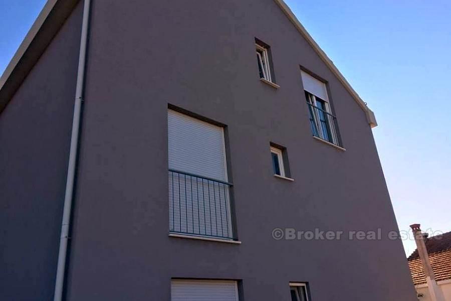 Appartement de deux chambres à coucher, à vendre