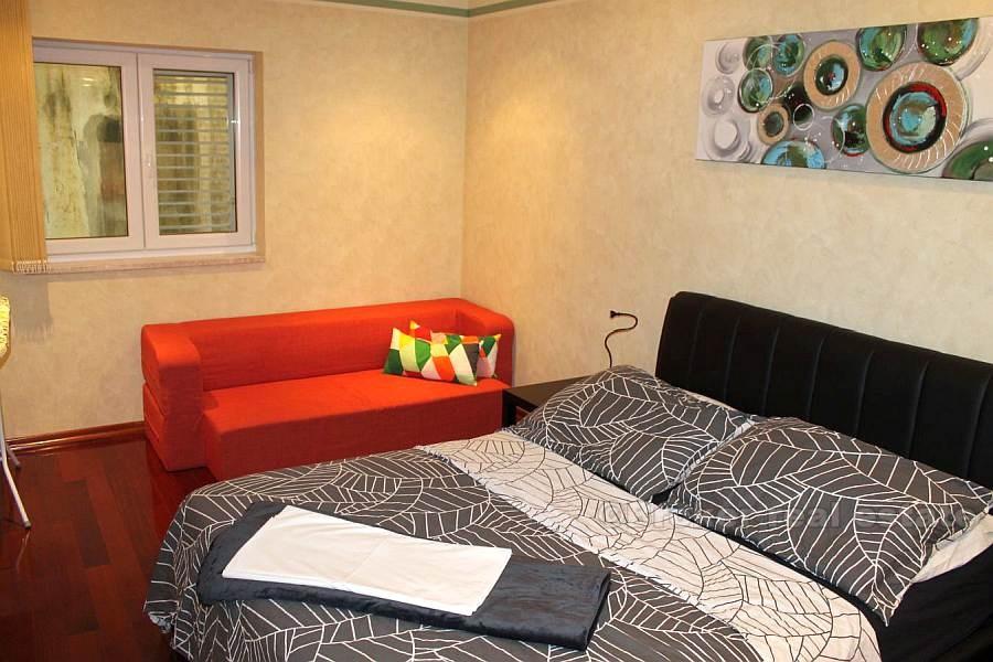 Appartamento con tre camere da letto, in vendita