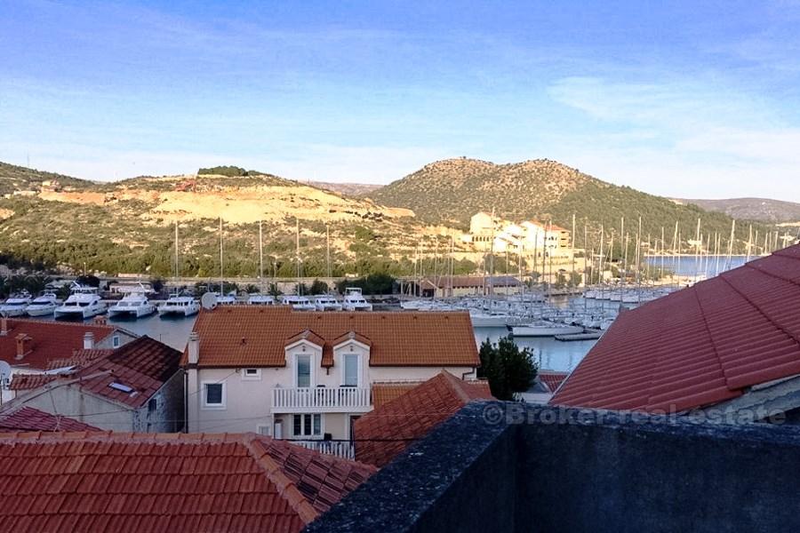 Unfinished detached house with sea view, for sale