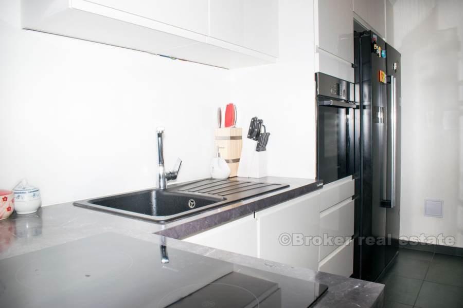 Appartement de deux chambres à coucher, à vendre
