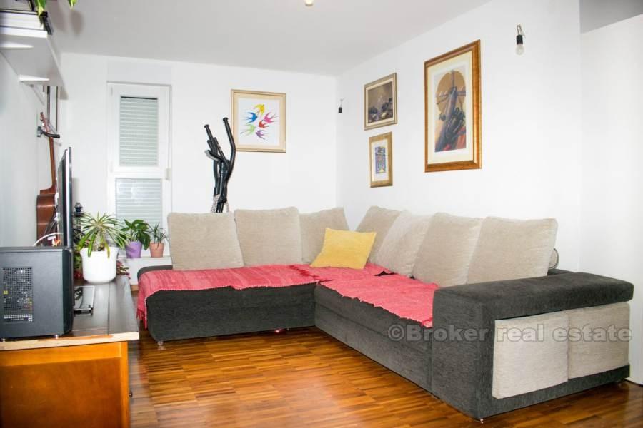 Appartement de deux chambres à coucher, à vendre