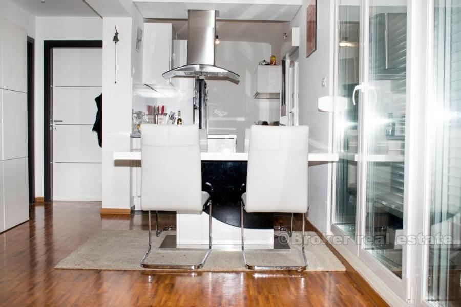 Två sovrum, till salu