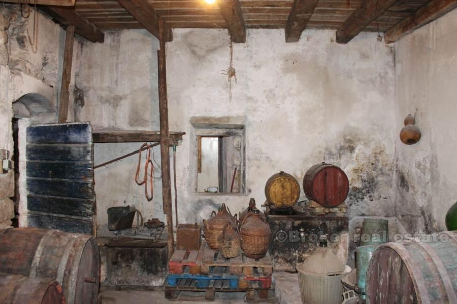 Semi-detached house, for sale