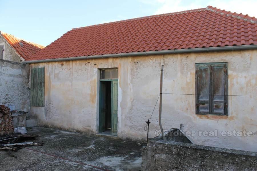 Semi-detached house, for sale