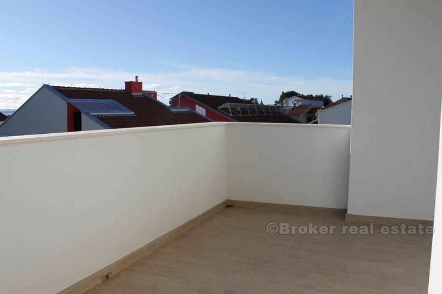 Två lägenheter, till salu