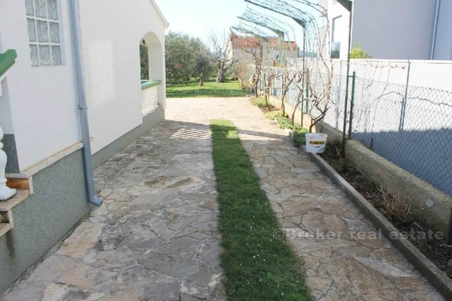 Detached house in the first row to the sea, for sale