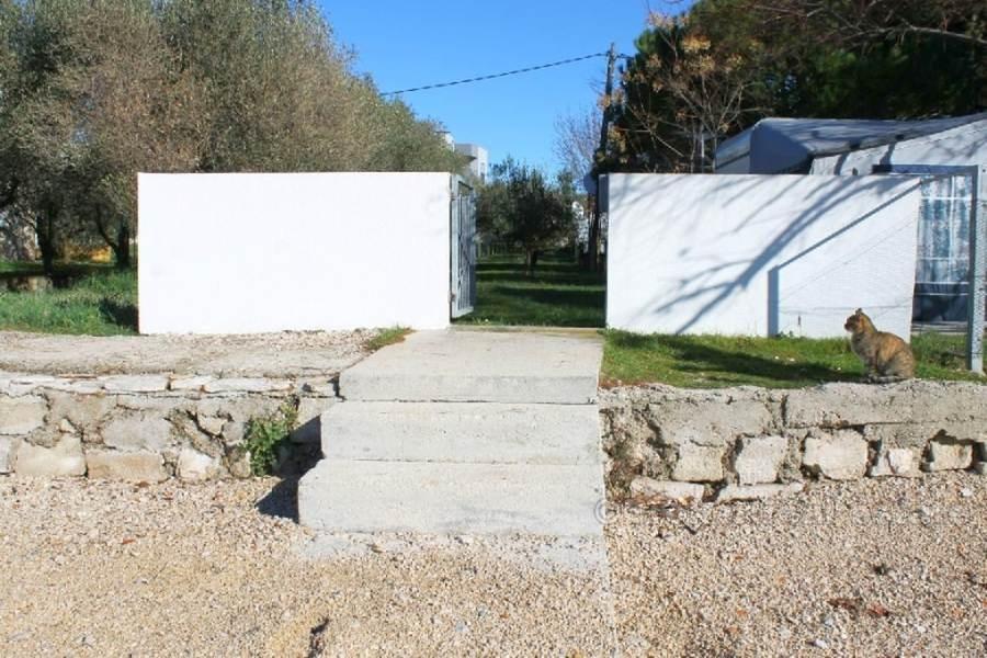 Detached house in the first row to the sea, for sale