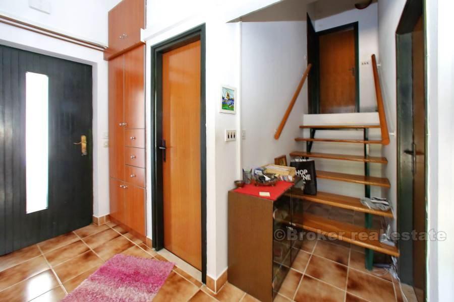 Detached house in the first row to the sea, for sale