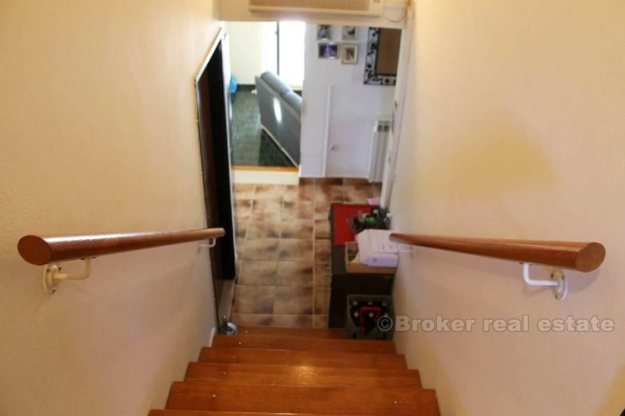 Detached house in the first row to the sea, for sale