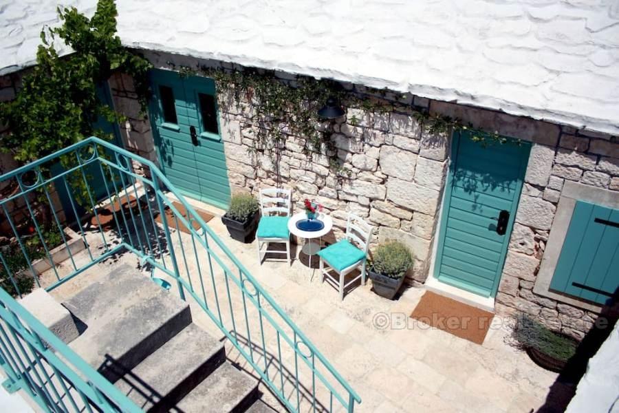 Dalmatian stone house, for sale