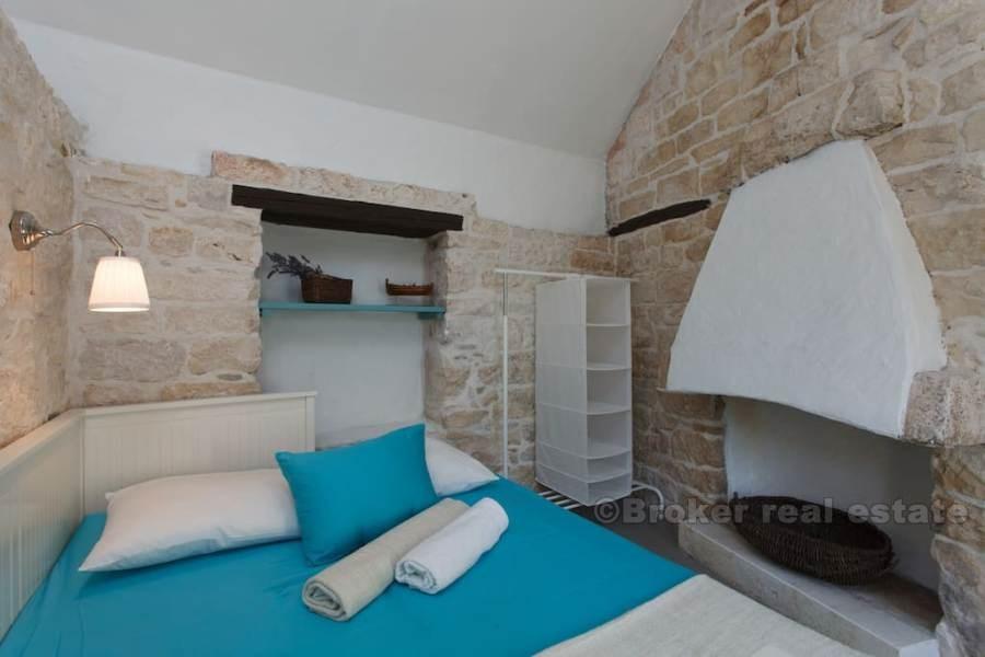 Maison en pierre dalmate, à vendre