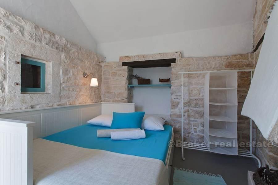 Maison en pierre dalmate, à vendre