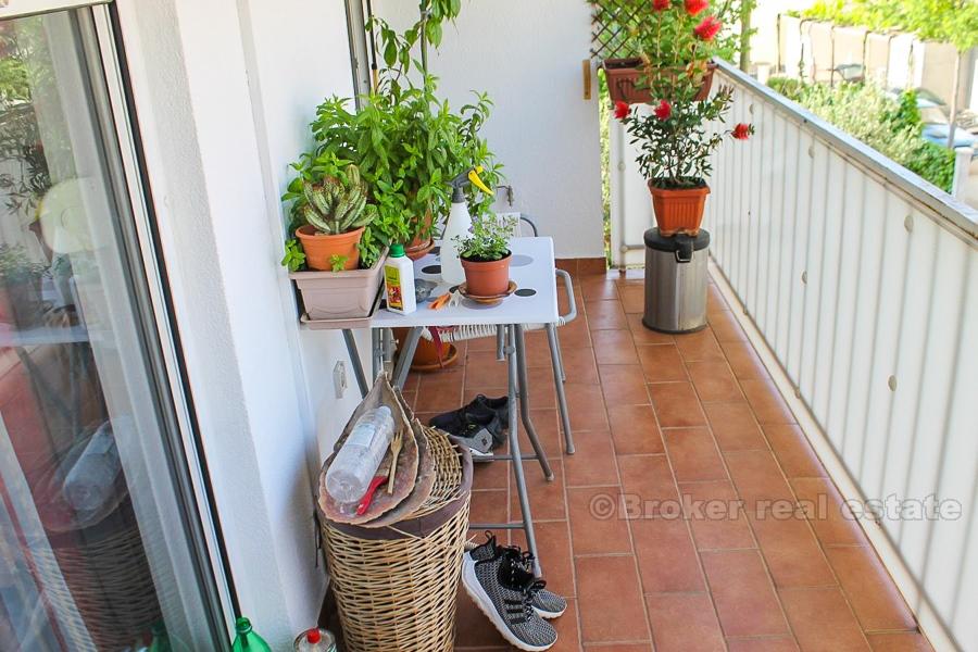 Spazioso appartamento con due camere da letto, in vendita