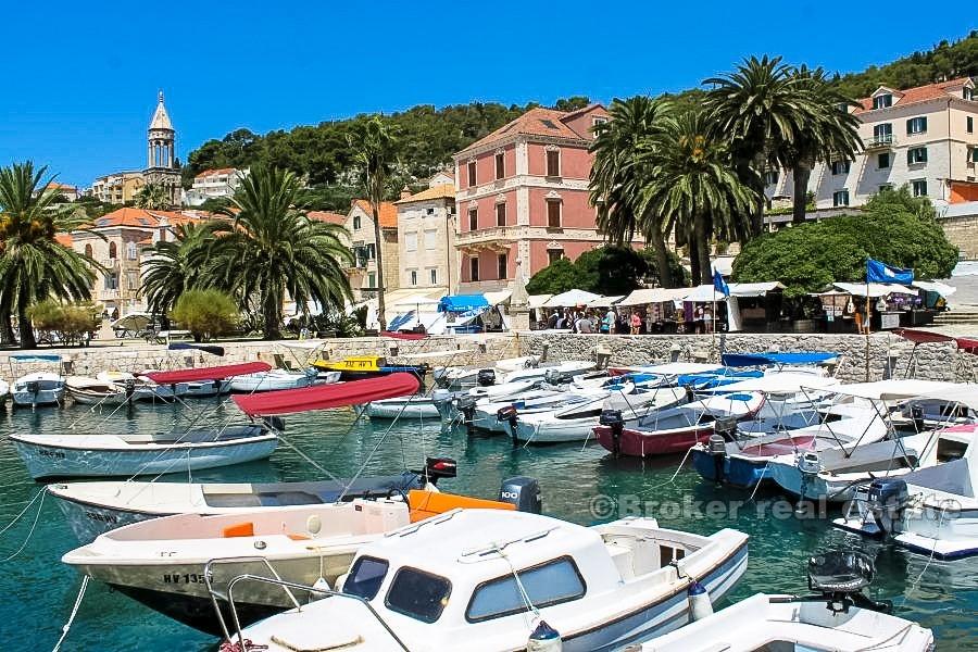 Maison en pierre sur l'île de Hvar, à vendre