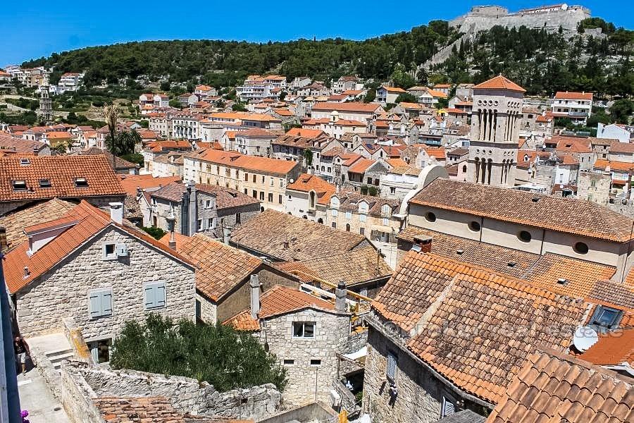Stenhus på ön Hvar, till salu