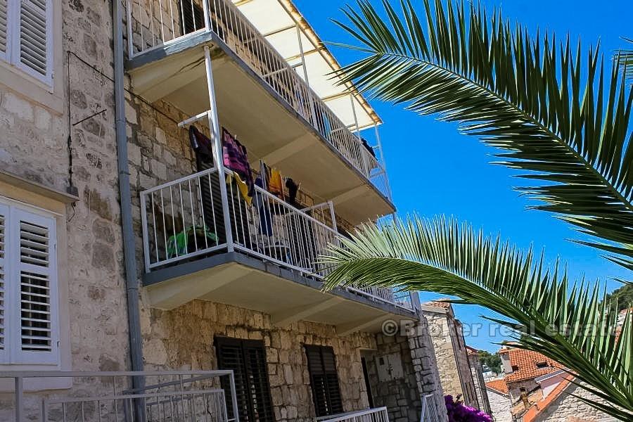 Stenhus på ön Hvar, till salu