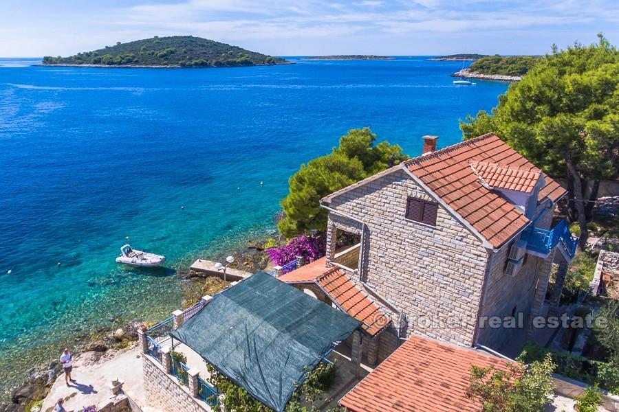 Villa on 3 floors, waterfront, for sale