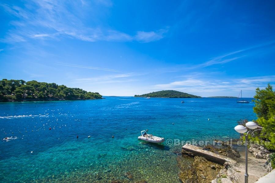 Villa on 3 floors, waterfront, for sale