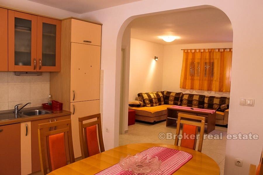 Apartament blisko plaży, na sprzedaż