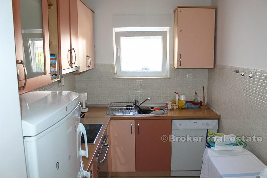 Dvosobni apartman, na prodaju