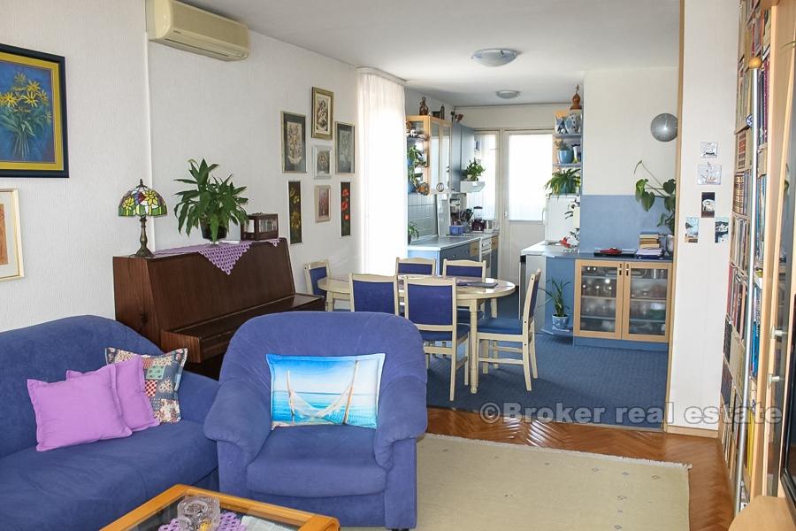 Comfortable and nice 3-bedroom apartment, for sale