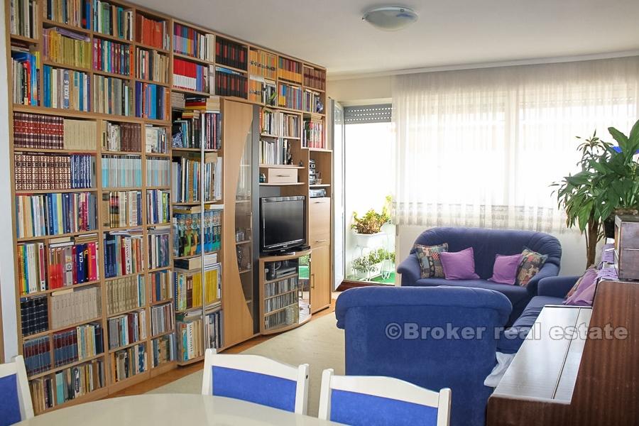 Comfortable and nice 3-bedroom apartment, for sale