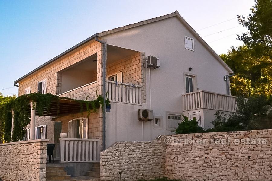 Maison en pierre individuelle, à vendre