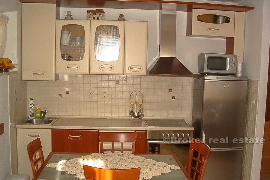 Detached stone house, for sale