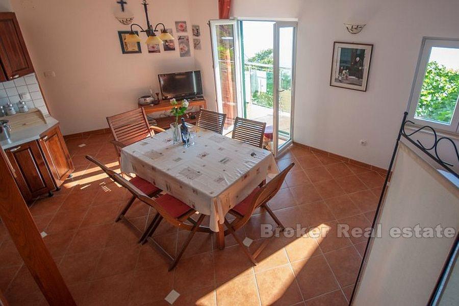 U Omiše, samostatný kamenný dům