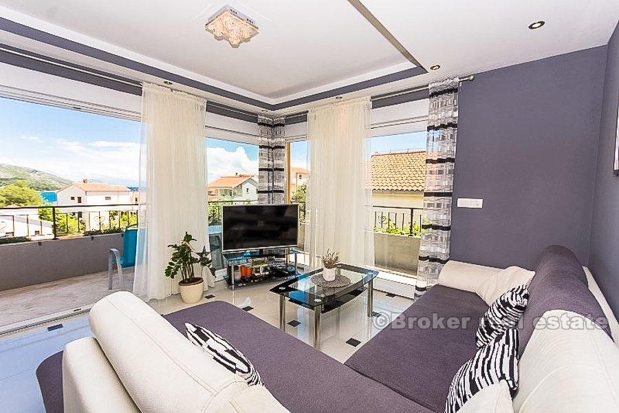 3 bedroom apartment, seaview, for sale