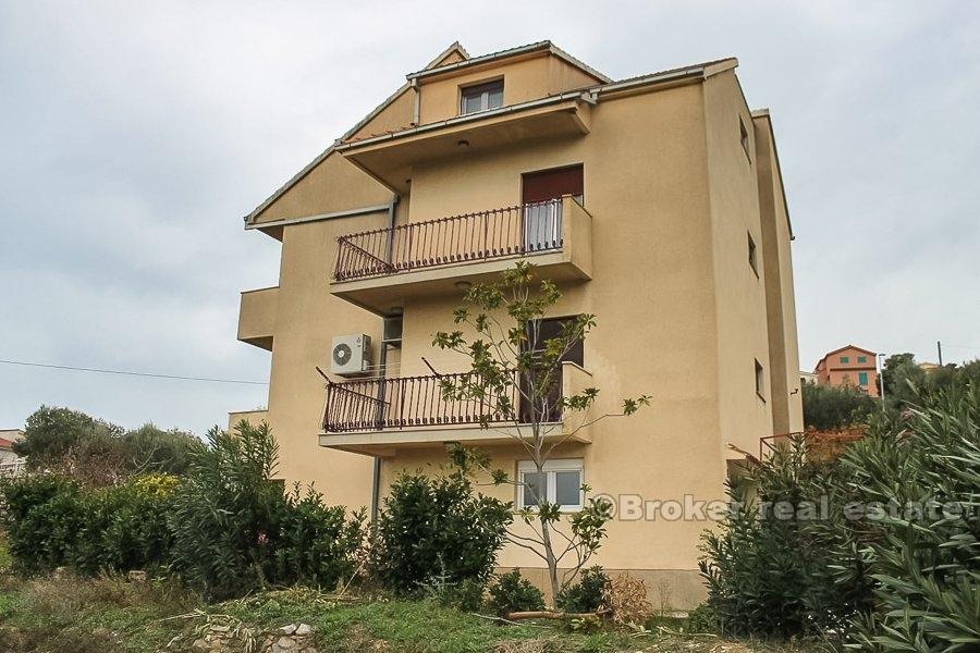 Dwupokojowy apartament z widokiem na morze, na sprzedaż