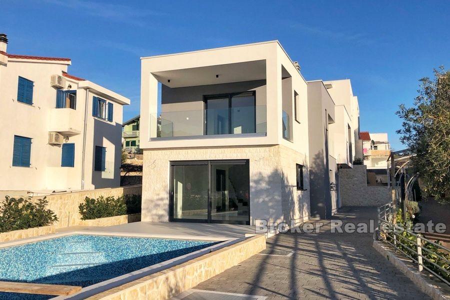 Villa indipendente di nuova costruzione, in vendita