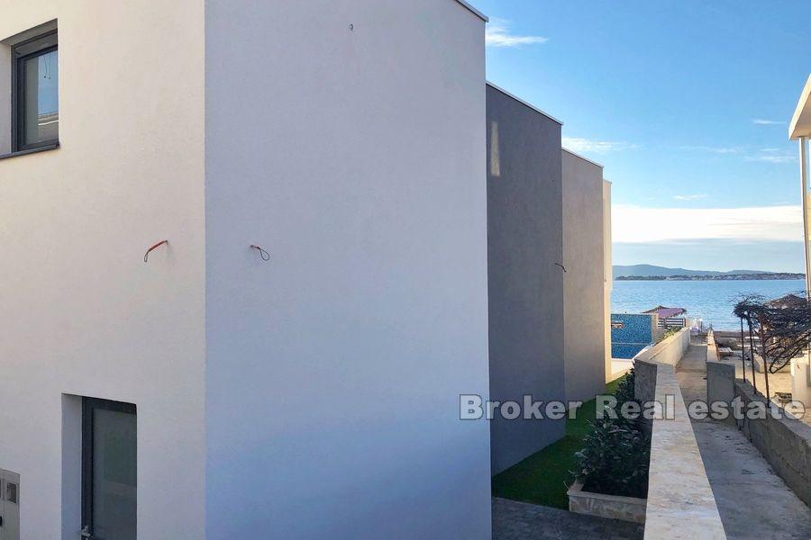 Novoizgrađena samostojeća vila, na prodaju