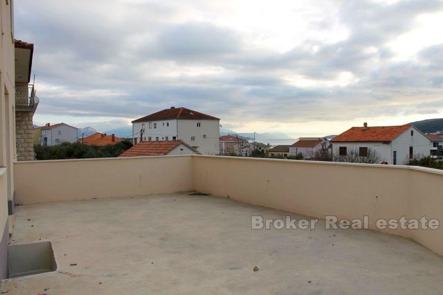 Недостроенная трехкомнатная квартира