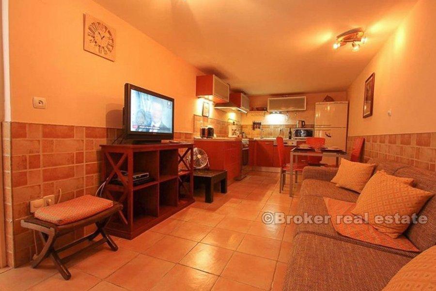 Tradicionalna kamena kuća, na prodaju