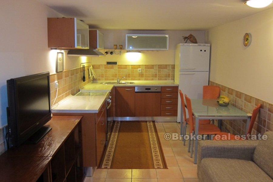 Традиционный каменный дом, продается