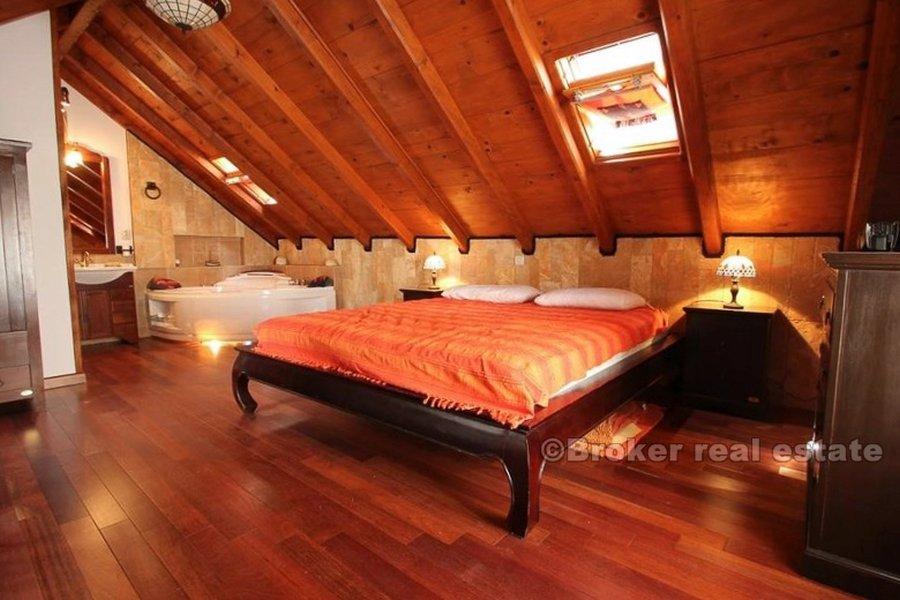 Tradisjonelt steinhus, til salgs