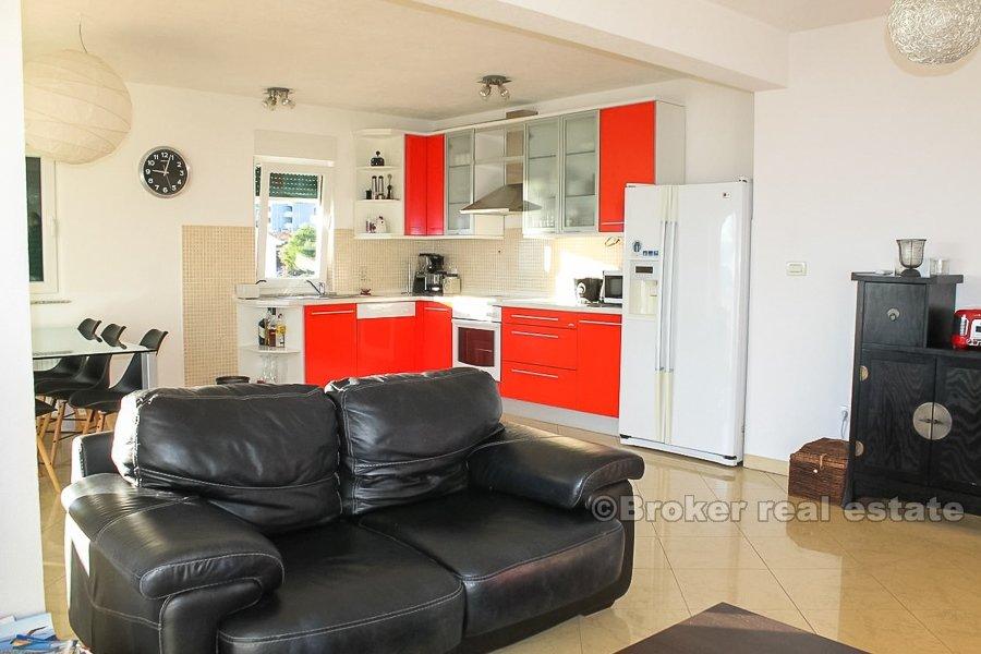 Spacious three bedroom apartment, for sale