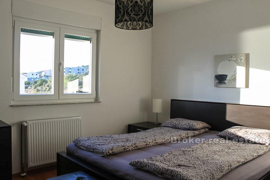 Spacious three bedroom apartment, for sale