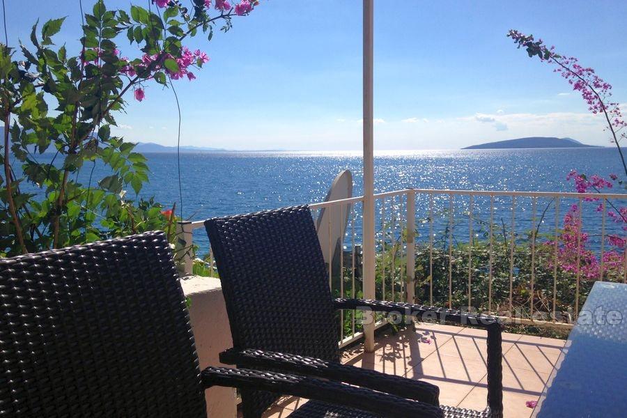 Casa con vista sul mare aperto