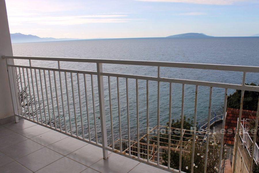Casa con vista sul mare aperto