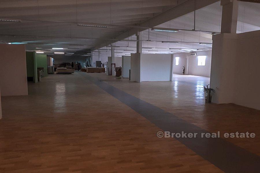 Spazio commerciale vicino a Spalato, in vendita