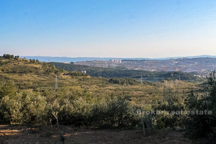 Baugrundstück mit Blick auf Split zu verkaufen