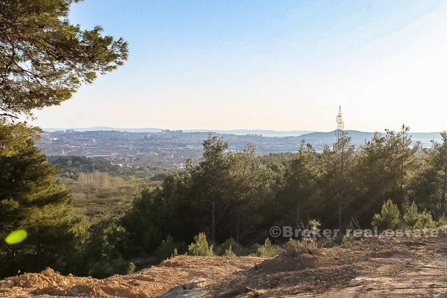 Baugrundstück mit Blick auf Split zu verkaufen