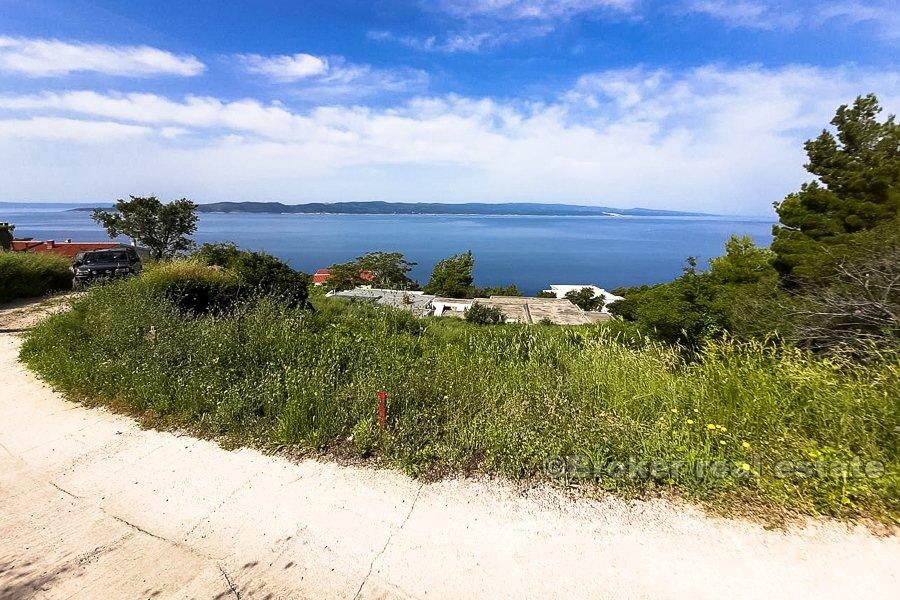 Building land close to Makarska, on sale