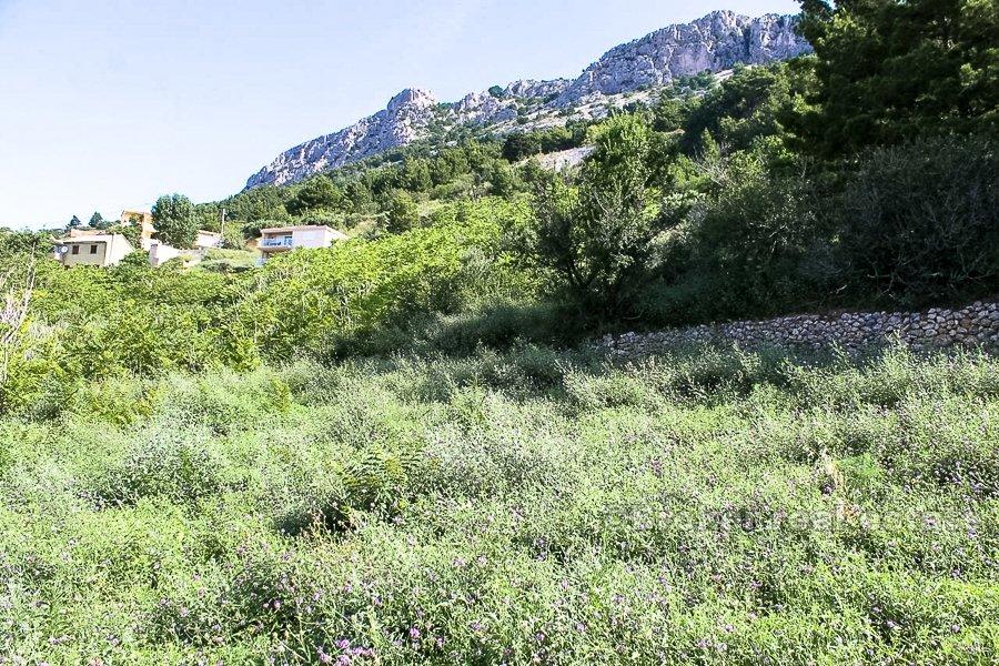 Building land close to Makarska, on sale