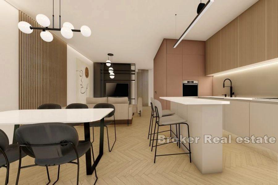 New, unfinished villa, first row to the sea