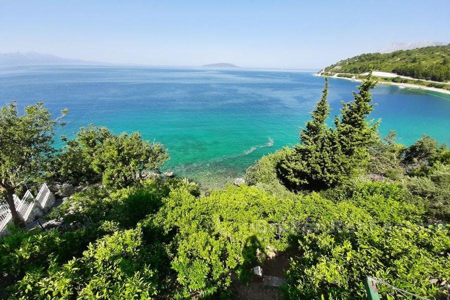 House in first row to the sea on Makarska riviera