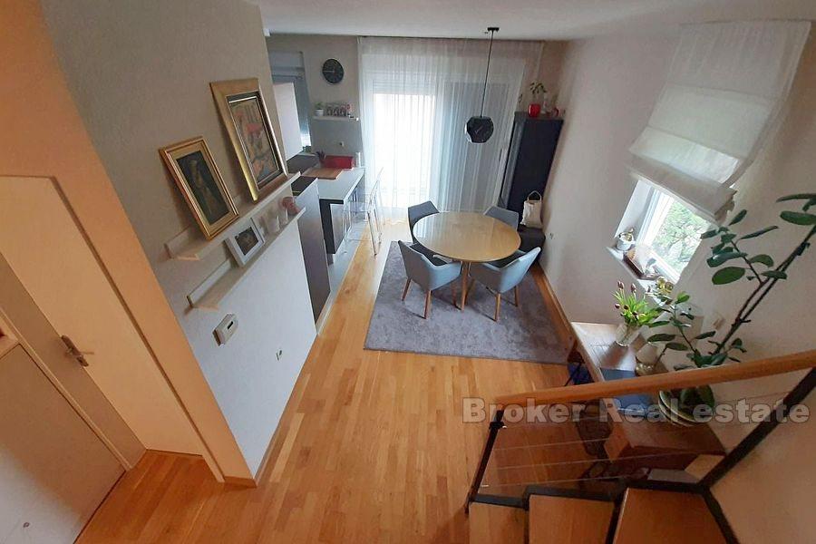 Elegancki, nowoczesny apartament z dwiema sypialniami